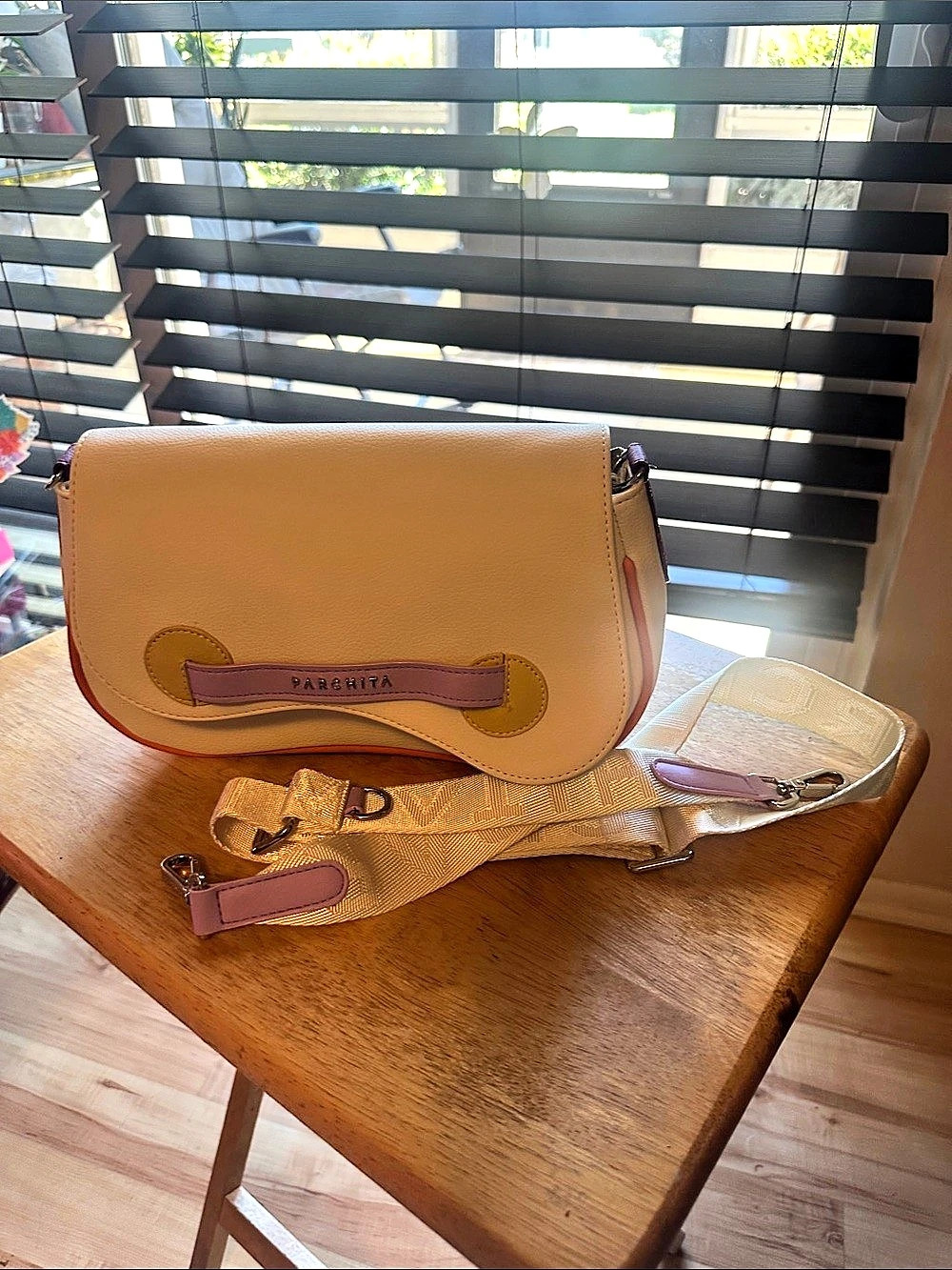 Crossbody Bag in Brown & Pink parchitas